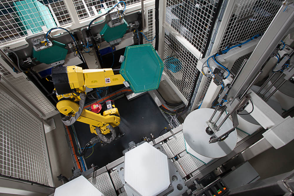 Recair: Deksel-montagemachine