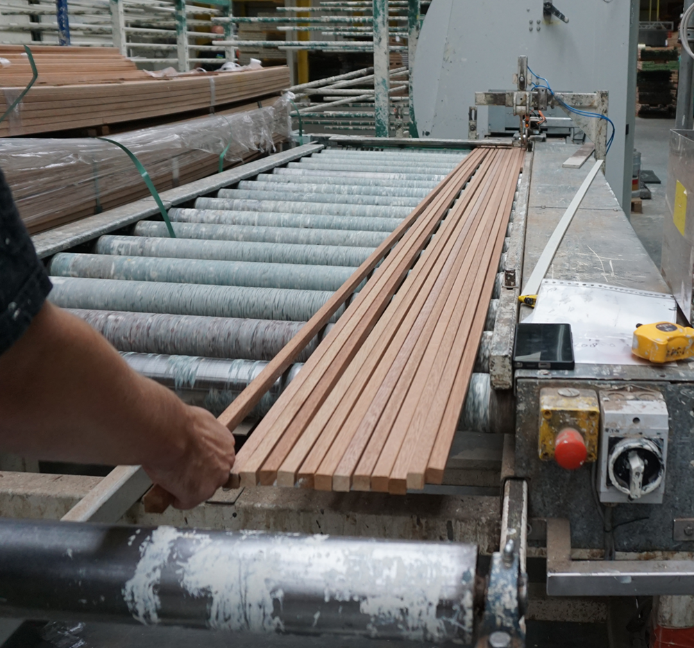 Preventief onderhoud productielijnen bij Belned met checklijsten door monteurs van Van Wees Waalwijk bij de aanvoerrollenbaan.